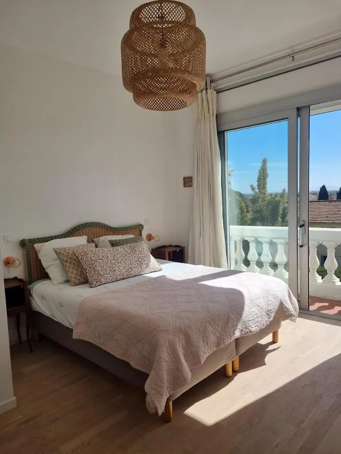הייר Villa Marguerite בית אירוח