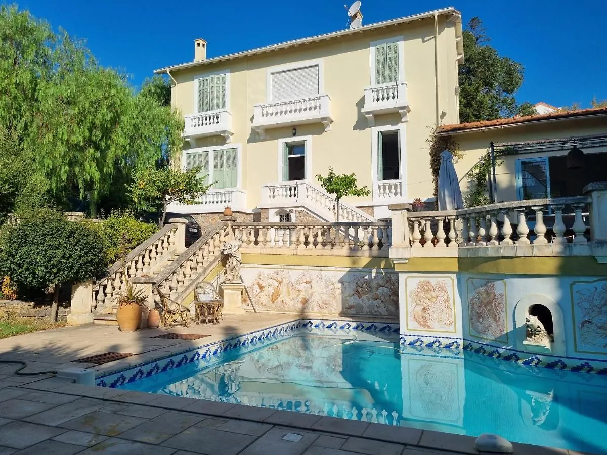 הייר Villa Marguerite